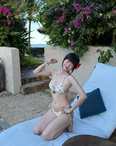 FAPtv Star Thuy Kieu Stuns Fans with New Summer Beach Photos - image 2
