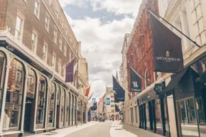 The Ultimate Swiftie Guide to London: 6 Iconic Locations for Taylor Swift Fans - image 3