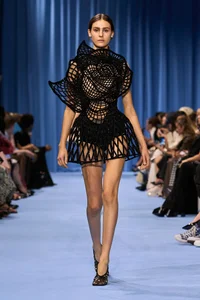 Elegant Rose-Inspired Fashion Trends: A Modern Take on Floral Elegance - image 4