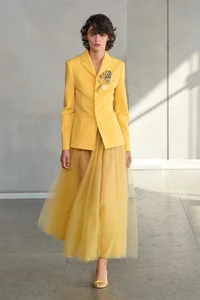 Elegant Rose-Inspired Fashion Trends: A Modern Take on Floral Elegance - image 8