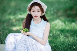 Yu Er's Graceful Portraits: A Visual Study in YiTuYu Art Language Vol.7178 - image 9
