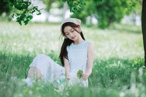 Yu Er's Graceful Portraits: A Visual Study in YiTuYu Art Language Vol.7178 - image 11