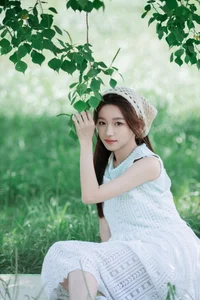 Yu Er's Graceful Portraits: A Visual Study in YiTuYu Art Language Vol.7178 - image 3