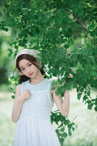 Yu Er's Graceful Portraits: A Visual Study in YiTuYu Art Language Vol.7178 - image 10