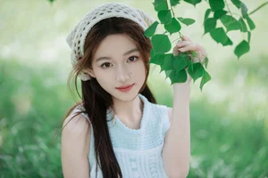 Yu Er's Graceful Portraits: A Visual Study in YiTuYu Art Language Vol.7178 - image 2