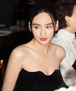 Gen Z Chinese Influencer Captivates Fans with Surreal AI-Like Visuals and Aesthetic Fashion - image 1