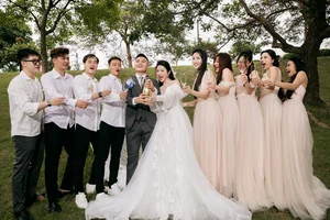 Inside the Lavish Wedding of Football Star Quang Hai and Chu Thanh Huyen: A Celebration and Big Baby Announcement - image 5