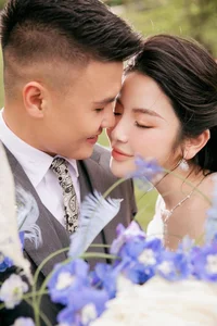 Inside the Lavish Wedding of Football Star Quang Hai and Chu Thanh Huyen: A Celebration and Big Baby Announcement - image 2