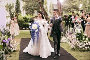 Inside the Lavish Wedding of Football Star Quang Hai and Chu Thanh Huyen: A Celebration and Big Baby Announcement - image 10