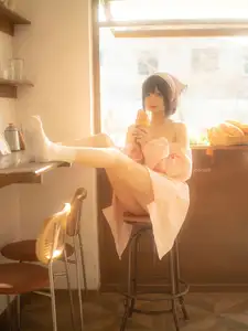 Discover the Sweet Charm of Coser NAGISA in New Photoshoot Part01: Adorable Moments in a Cozy Setting. - image 12