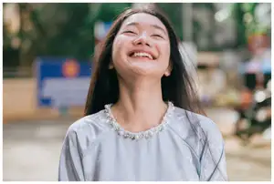 VGU No.193 Discover Youthful Charm: Radiant Smile of a Girl Amidst Fresh Fruit Market | 1000024596 - image 13