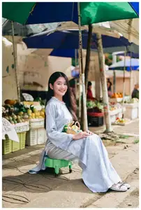 VGU No.193 Discover Youthful Charm: Radiant Smile of a Girl Amidst Fresh Fruit Market | 1000024596 - image 2