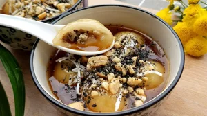 9 Must-Try Hanoi Street Foods to Warm Your Soul This Winter - image 4