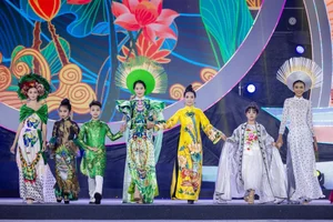 The Art of Elegance: Discovering the Co Linh Hand-Painted Ao Dai Collection by Designer Chau Loan - image 3