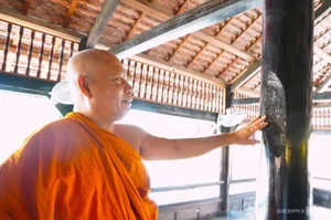 Exploring the Oldest Wooden Lecture Hall in Western Vietnam: A Cultural Gem - image 5