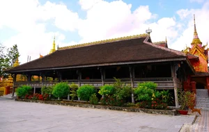 Exploring the Oldest Wooden Lecture Hall in Western Vietnam: A Cultural Gem - image 8