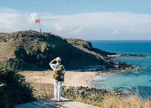 Maximizing Your Phu Quy Island Experience: Tours vs Independent Exploration - image 1