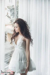 Cozy and Chic: Exploring the Latest Trends in Bedroom Fashion and Photography - image 4
