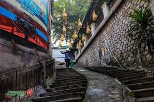 Long Bien Station Public Art Space: Revitalizing Hanoi’s Historic Heritage Through Modern Creative Expression - image 4