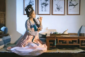 Lu Ba Sui: Hua Xiang Rong Exclusive 61-Picture Gallery - image 1