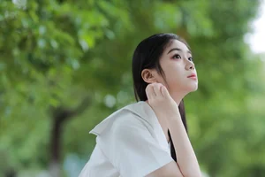 YiTuYu Art Language Vol.7242 Wo Bu Shua Niao - Elegant Portrait Photography Collection - image 1