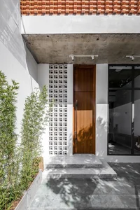 Incredible Transformation: From Industrial Warehouse to Poetic Townhouse - image 11