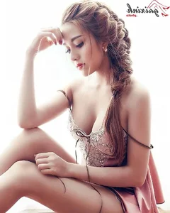 DJ Ny Saki Redefines Glamour and Fitness in Her Latest High-Fashion Bikini Showcase - image 2