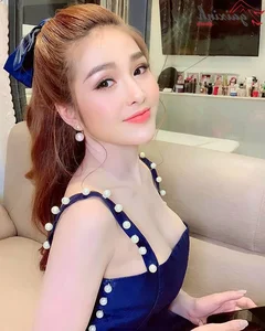 DJ Ny Saki Redefines Glamour and Fitness in Her Latest High-Fashion Bikini Showcase - image 8