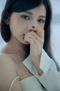 YiTuYu Art Language Vol.6398 N Heng: A Masterclass in Contemporary Portraiture and Artistic Modeling - image 9
