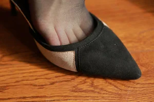 Elegant Office Style Photography: IESS Black Stockings and Professional Wear Gallery - image 17