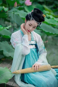 Mu Ge in YiTuYu Art Language Vol.7066: Artistic Portrait Series - image 1