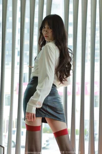 Elegant Urban Style: IESS Chiness Model Tuan Tuan in SXJ No.1863 Collection - image 28
