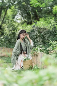Sophisticated Visual Narrative: YiTuYu Art Language Vol.5972 with Cheng Zi Shu - image 10