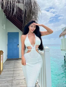 Mastering the Bodycon Look: How Influencers Redefine Fashion with Curvy Silhouettes and Confidence - image 2