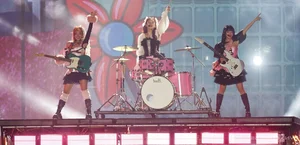 Spectacular Highlights and Unforgettable Performances from the Sisters Who Make Waves Concert - image 4