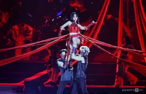 Spectacular Highlights and Unforgettable Performances from the Sisters Who Make Waves Concert - image 10