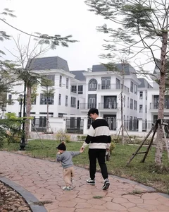 Luxury Living: Inside the Multi-Billion Villa of a Vietnamese Football Star - image 3