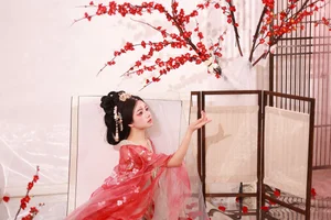 YiTuYu Art Language Vol.6970: Xiao Du Tong Xue Captures the Artistic Spotlight - image 0