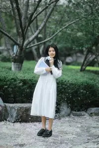 Long Xing Er: Graceful Cherry Blossom Muse – YiTuYu Vol.8741 Poetic Portrait - image 18