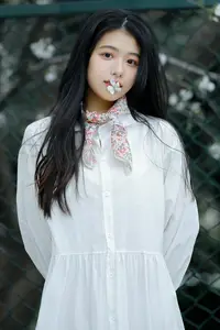 Long Xing Er: Graceful Cherry Blossom Muse – YiTuYu Vol.8741 Poetic Portrait - image 24