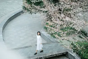 Long Xing Er: Graceful Cherry Blossom Muse – YiTuYu Vol.8741 Poetic Portrait - image 7