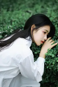Long Xing Er: Graceful Cherry Blossom Muse – YiTuYu Vol.8741 Poetic Portrait - image 2
