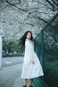 Long Xing Er: Graceful Cherry Blossom Muse – YiTuYu Vol.8741 Poetic Portrait - image 9