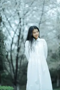 Long Xing Er: Graceful Cherry Blossom Muse – YiTuYu Vol.8741 Poetic Portrait - image 17