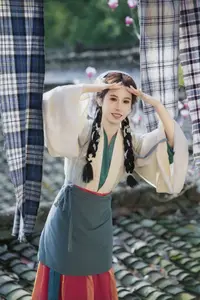 Cui Xiao Li: Alluring Traditional Charm in YiTuYu Vol.8774 - image 14
