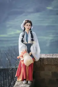 Cui Xiao Li: Alluring Traditional Charm in YiTuYu Vol.8774 - image 13