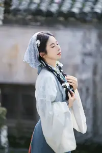 Cui Xiao Li: Alluring Traditional Charm in YiTuYu Vol.8774 - image 2