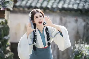 Cui Xiao Li: Alluring Traditional Charm in YiTuYu Vol.8774 - image 15