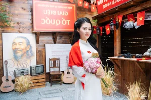 Patriotic Cafe Trends: Crowds Gather at Red Flag with Yellow Star Decorated Coffee Shops in Vietnam - image 5