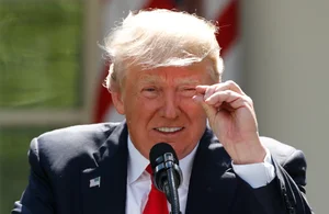 Memorable Moments and Iconic Photography from Donald Trump’s First Presidential Term in the White House - image 9